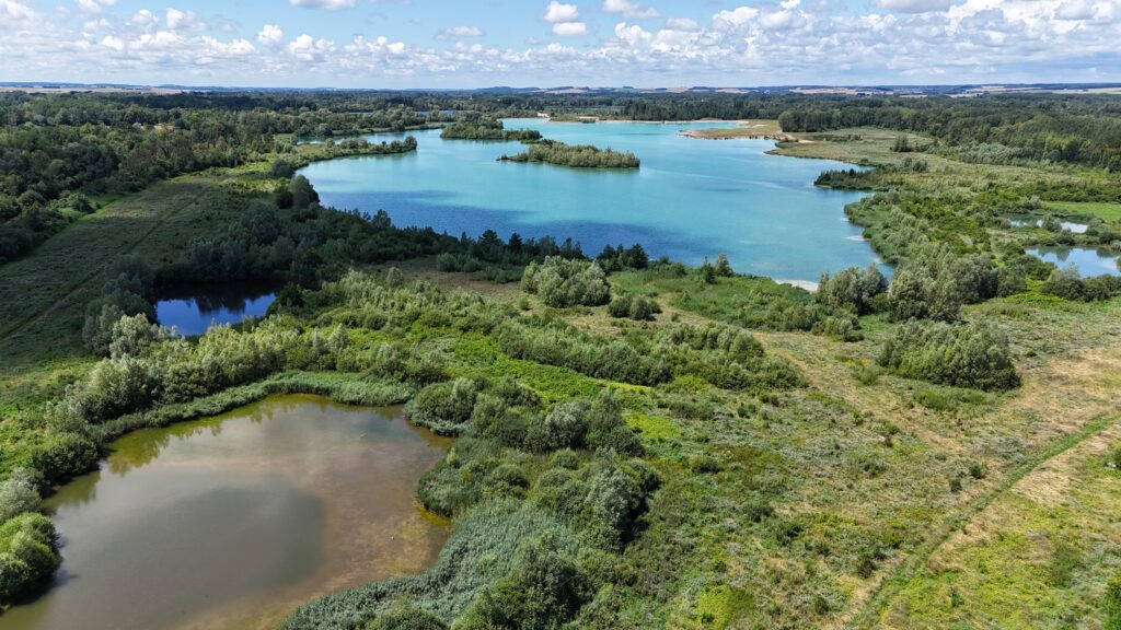 étang vu du ciel sud seine et marne par dessign air vidéos et photos par drone